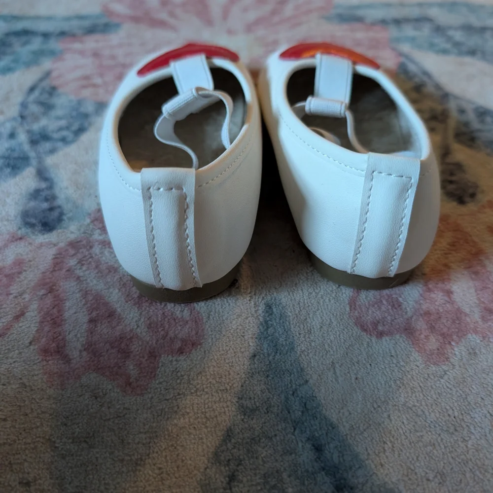 💥3/$24 Charming White‎ Kids Dress Shoes with Red Heart
